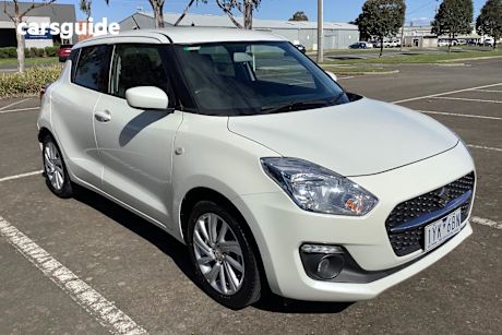 White 2023 Suzuki Swift Hatchback Gl Shadow