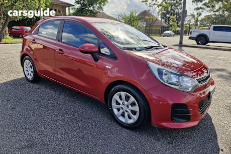 Red 2015 Kia RIO Hatchback S