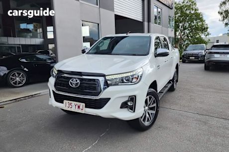 White 2019 Toyota Hilux Double Cab Pick Up Sr5 (4X4)