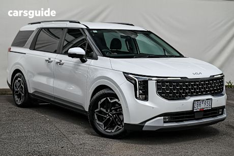 White 2024 Kia Carnival Wagon Sport+