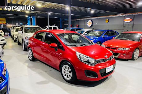 Red 2013 Kia RIO Hatchback S