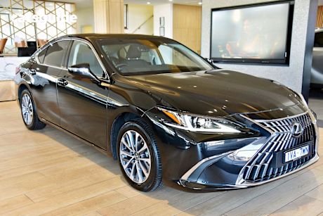 Black 2024 Lexus ES250 Sedan Luxury