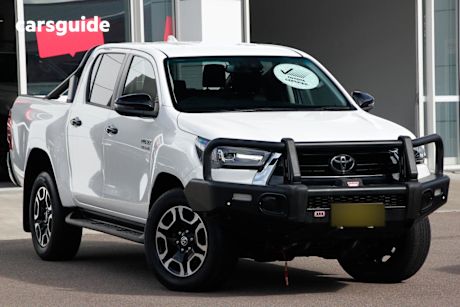 White 2024 Toyota Hilux Double Cab Pick Up Sr5 48V (4X4)