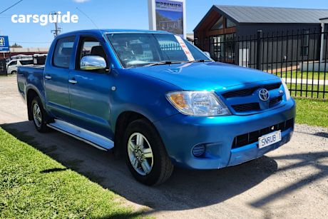 Blue 2005 Toyota Hilux Dual Cab Pick-up Sr5
