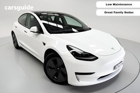White 2019 Tesla Model 3 Sedan Standard Range Plus