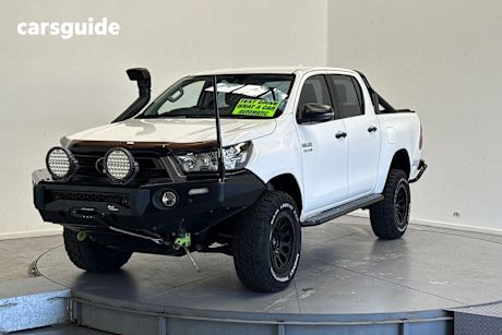 White 2022 Toyota Hilux Double Cab Pick Up Sr (4X4)