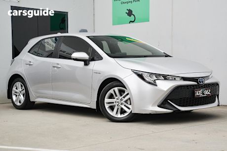 Silver 2018 Toyota Corolla Hatchback Ascent Sport (Hybrid)