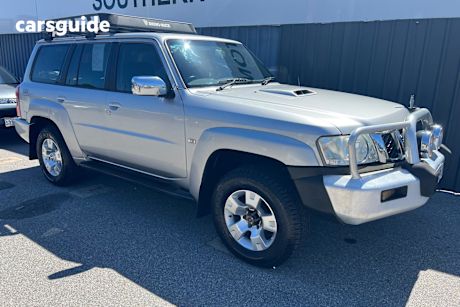 Silver 2005 Nissan Patrol Wagon St-L (4X4)