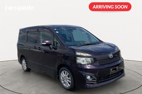 Purple 2010 Toyota Voxy Commercial ZS WELCAB