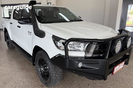 White 2022 Toyota Hilux Double Cab Pick Up Sr (4X4)