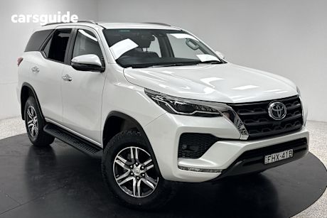 White 2023 Toyota Fortuner Wagon Gxl