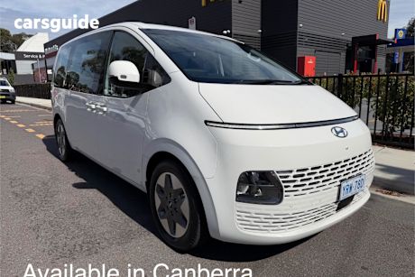 White 2023 Hyundai Staria Wagon