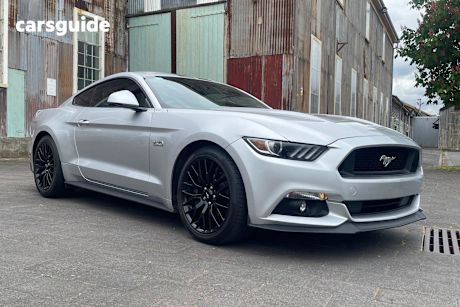 Silver 2017 Ford Mustang Coupe Fastback Gt 5.0 V8