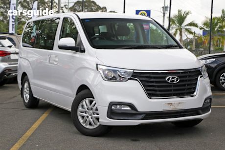 White 2018 Hyundai Imax Wagon Active