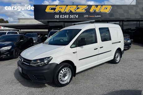 White 2017 Volkswagen Caddy Van Maxi Tsi220