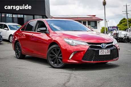 Red 2015 Toyota Camry Sedan Atara S Hybrid