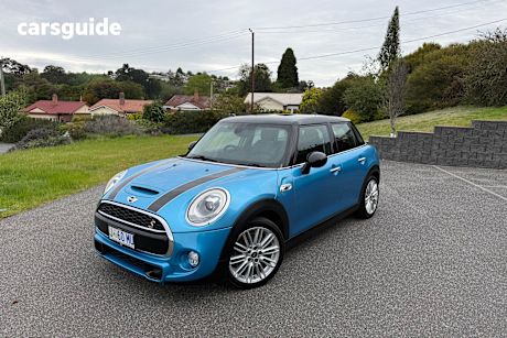Blue 2018 Mini Cooper Hatchback 5D Hatch