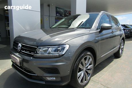 Grey 2017 Volkswagen Tiguan Wagon 162 Tsi Sportline