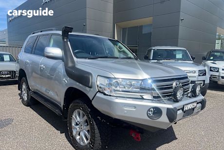 Silver 2017 Toyota Landcruiser Wagon Vx (4X4)