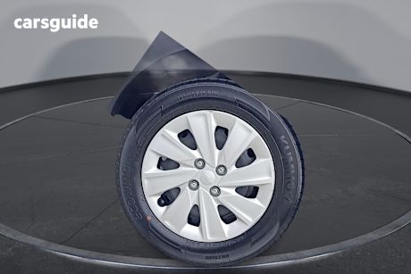 White 2024 Kia Stonic Wagon S