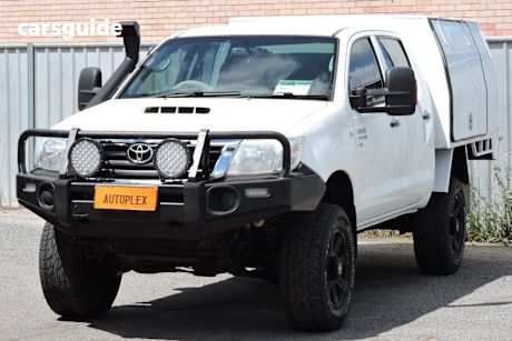 White 2011 Toyota Hilux Dual Cab Chassis Sr (4X4)