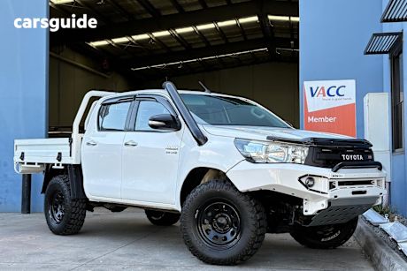 White 2016 Toyota Hilux Dual Cab Chassis Sr (4X4)