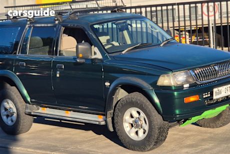 Green 1999 Mitsubishi Challenger Wagon (4X4)