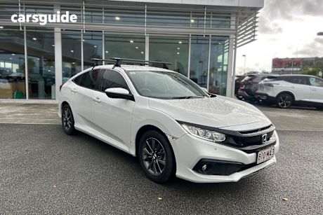 White 2019 Honda Civic Sedan Vti-S