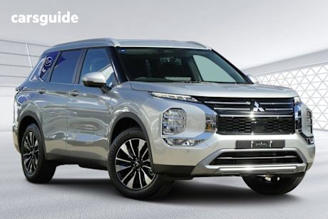 Silver 2025 Mitsubishi Outlander Wagon Ls 7 Seat (2Wd)