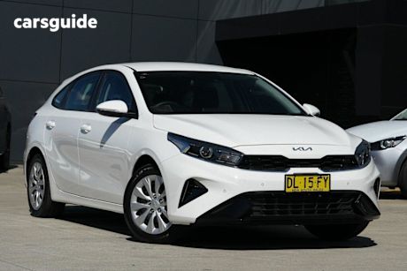 White 2024 Kia Cerato Hatchback S