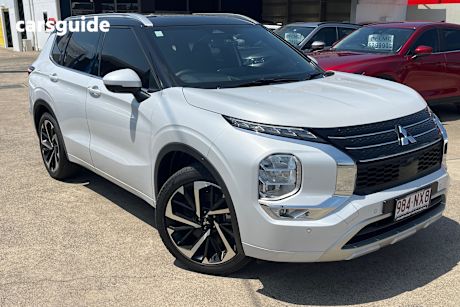 White 2023 Mitsubishi Outlander Wagon Exceed Tourer 7 Seat (Awd)