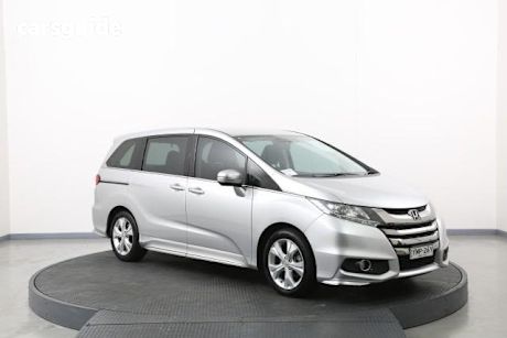 Silver 2018 Honda Odyssey Wagon Vti
