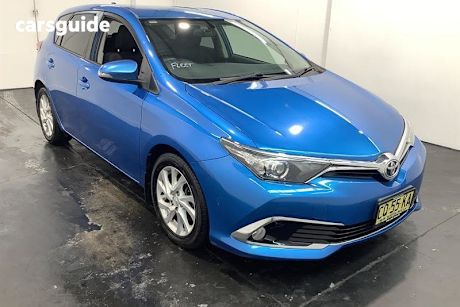 Blue 2017 Toyota Corolla Hatchback Ascent Sport