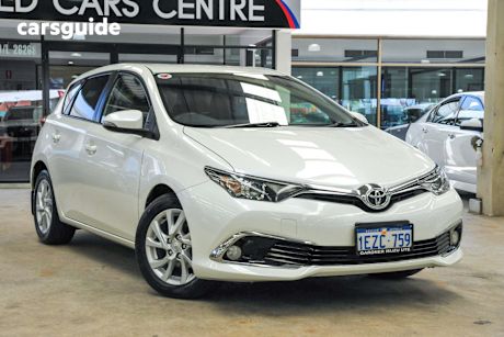 White 2016 Toyota Corolla Hatchback Ascent Sport