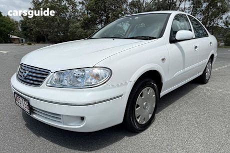White 2005 Nissan Pulsar Sedan St