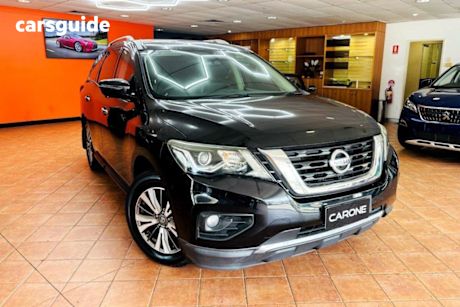 Black 2017 Nissan Pathfinder SUV ST-L