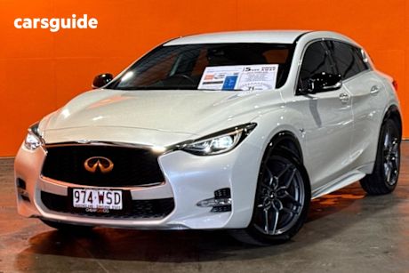 White 2016 Infiniti Q30 Hatchback Sport 2.0T