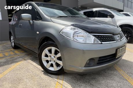 Grey 2006 Nissan Tiida Hatchback Q