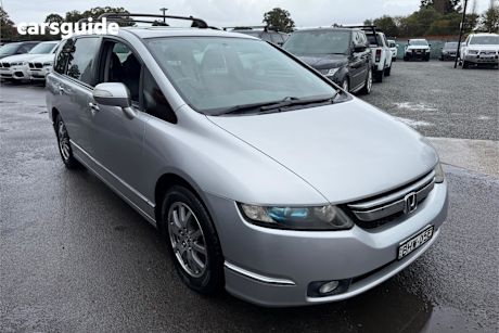 Silver 2008 Honda Odyssey Wagon Luxury