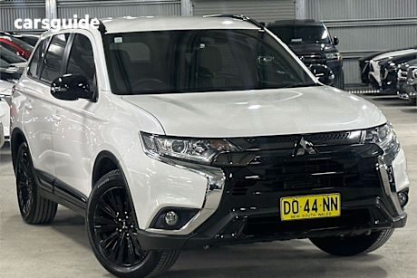 White 2020 Mitsubishi Outlander Wagon Black Edition 7 Seat (2Wd)