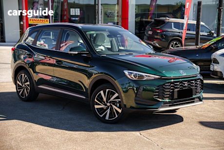 Green 2025 MG ZS Wagon Essence Hybrid+