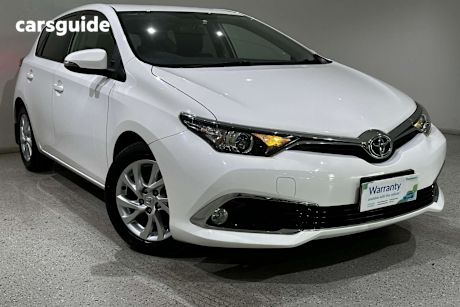 White 2015 Toyota Corolla Hatchback Ascent Sport