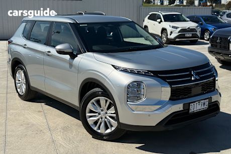 Silver 2025 Mitsubishi Outlander Wagon Es 5 Seat (2Wd)