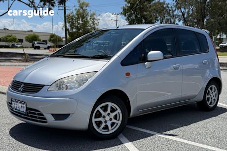 Silver 2008 Mitsubishi Colt Hatchback Es