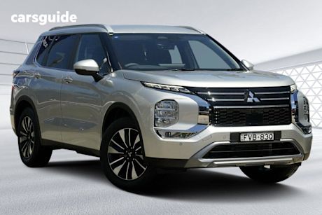 Silver 2025 Mitsubishi Outlander Wagon Ls 7 Seat (2Wd)