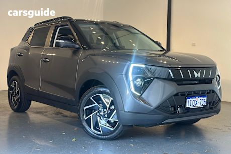 Black 2025 Mahindra Xuv 3Xo Wagon Ax7L