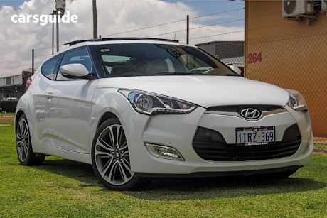 White 2018 Hyundai Veloster Coupe