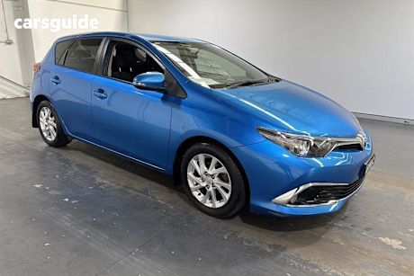 Blue 2016 Toyota Corolla Hatchback Ascent Sport