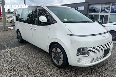 White 2024 Hyundai Staria Wagon Highlander