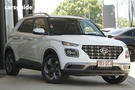 White 2025 Hyundai Venue Wagon Elite (Black) Two-Tone Roof